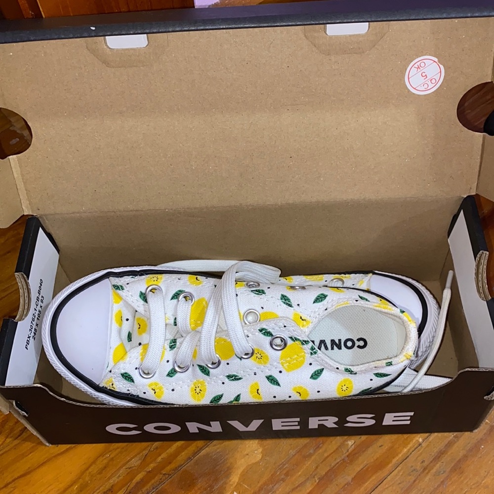 Girls Converse